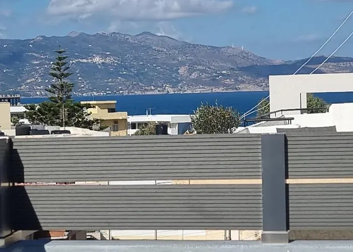 Bright & Modern Apt With View