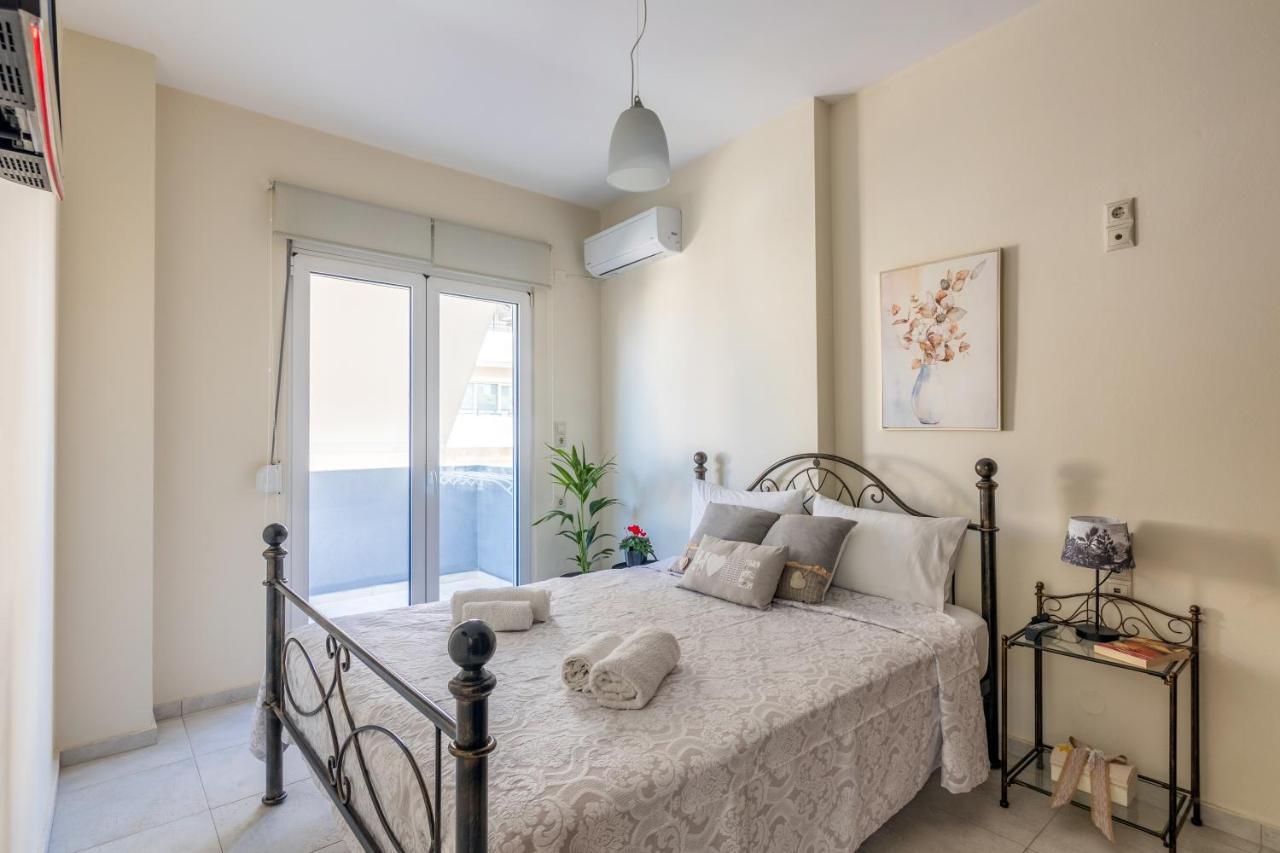 Bright & Modern Apt With View Διαμέρισμα *