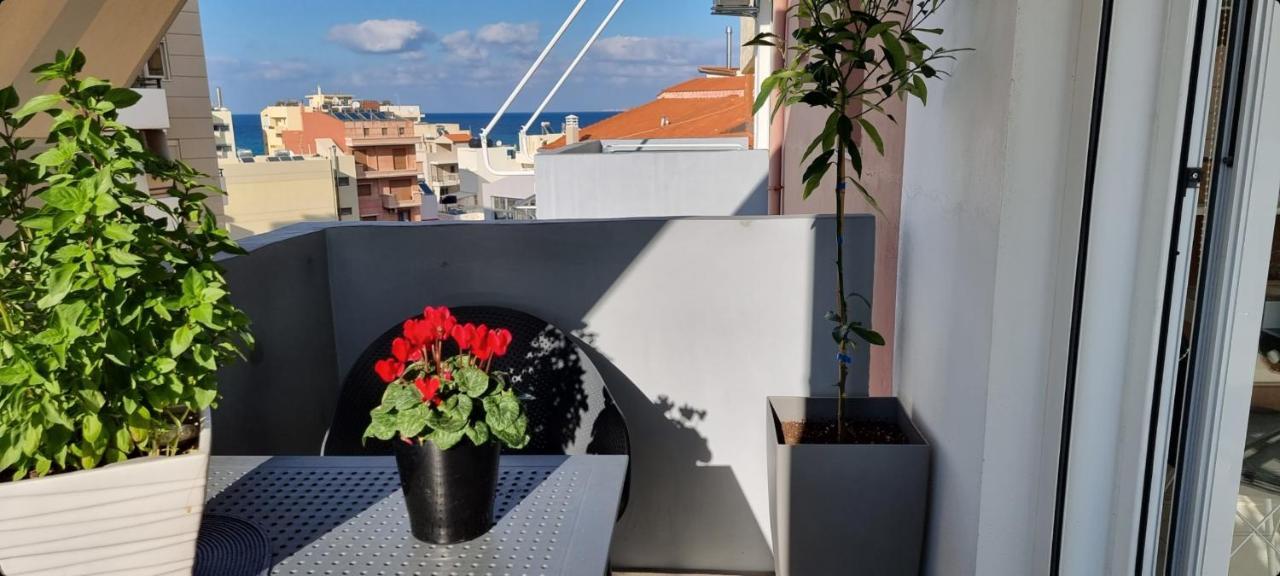 Apartment Bright & Modern Apt With View